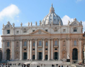 Lovely 5 min walk to Saint Peter Basilica